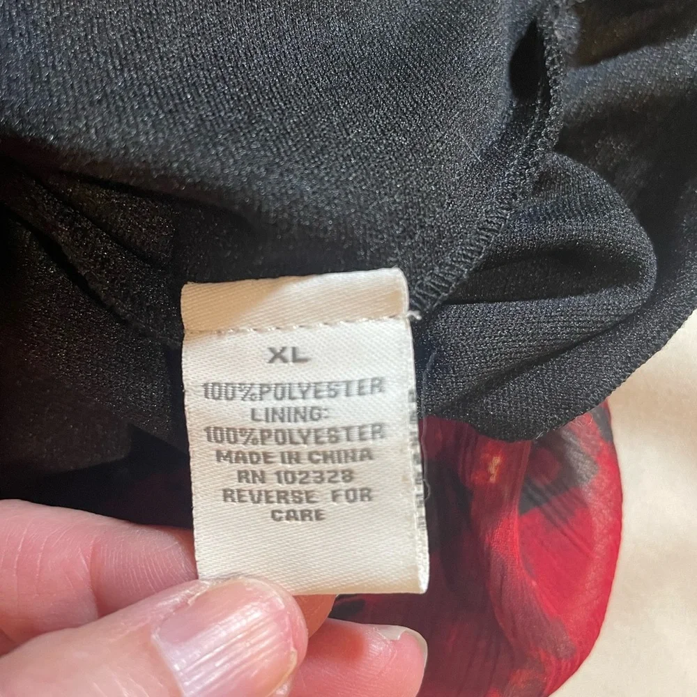 Dressbarn V-Neck Black‎ and Red Ruffled Tie Front Blouse, Size XL